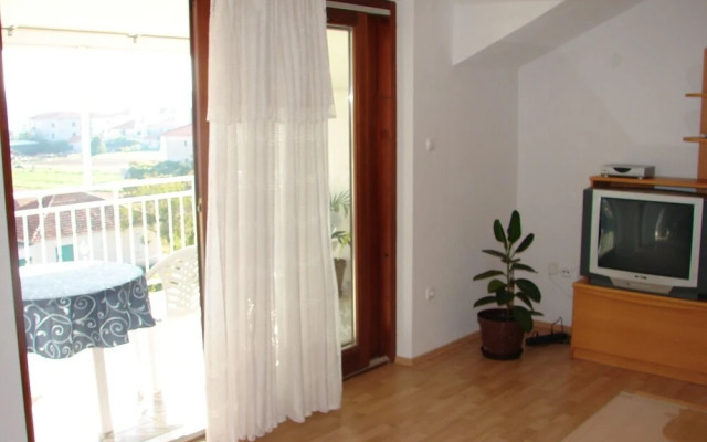 Tone - Spacious and Comfortable - A2 Plavi