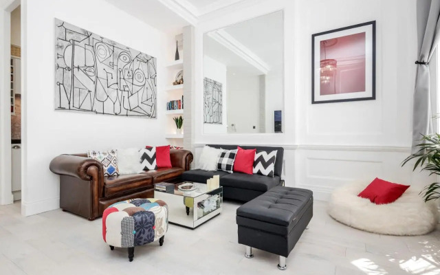 Oxford Street 2 Bed Apartment