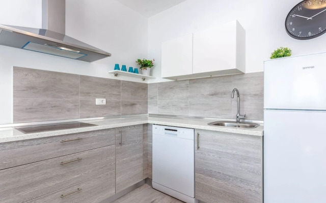 Charming Villa in Dramalj with Hot Tub
