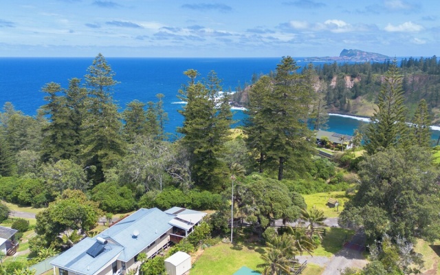 Bucks Point House