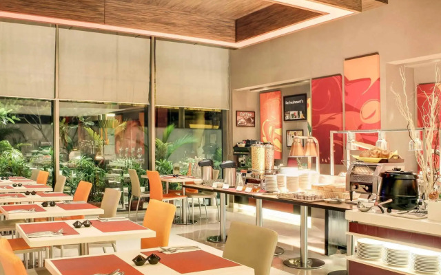 ibis Mumbai Airport Hotel