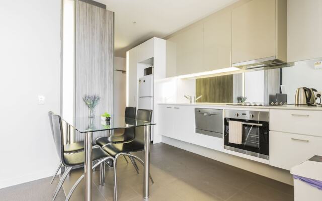 C3CBD Melbourne Apartment