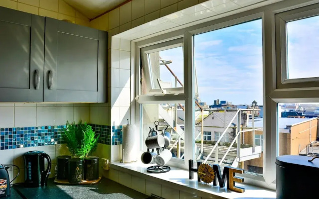 Captivating 3-bed House in Swansea Town Center