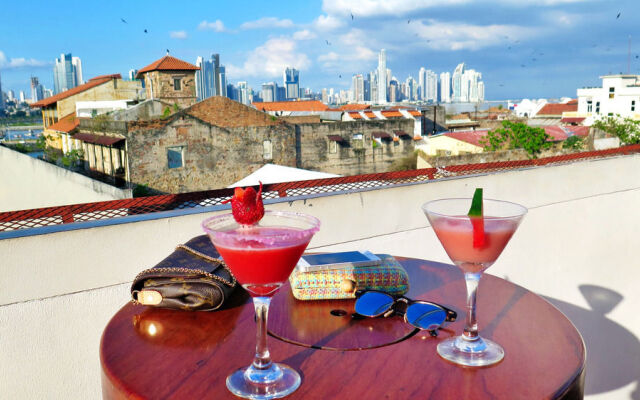 Tantalo Hotel / Kitchen / Roofbar
