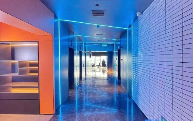 Moxy Chongqing