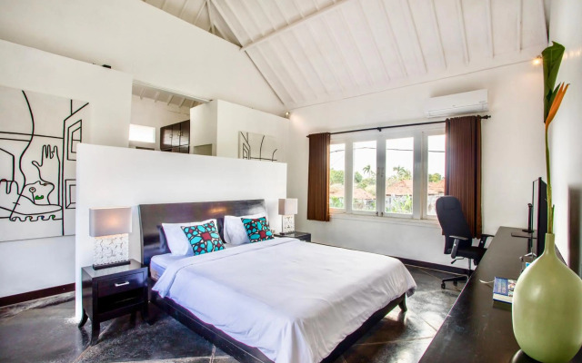 Villa JULIA | heart of Seminyak | 350m Beach