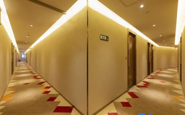 Shanghai Kuoyue Hotel（Shanghai Jiangning Road Metro Station）