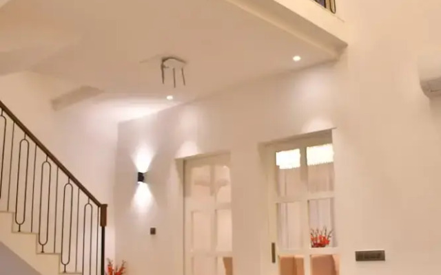 Luxuryhouse-3br-free Car & Driver-balcony-wifi
