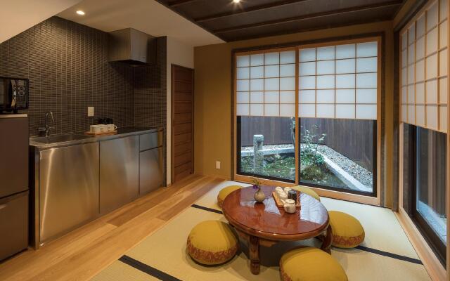 THE MACHIYA VILLA: Sanjo Shirakawa Koji