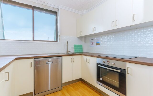 Beachside Bliss '12 Kingsway'
