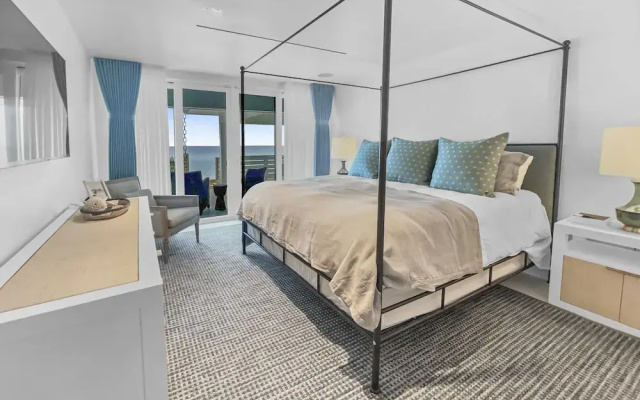 Dream On 4 Bedroom Home by RedAwning