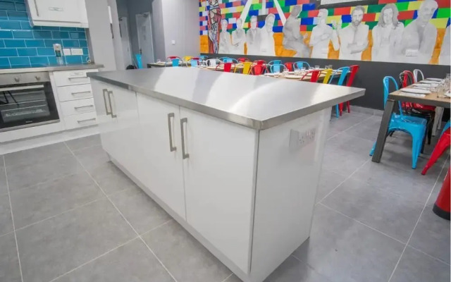 Derry Hostel & Guest House