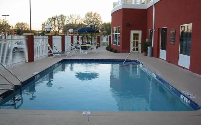 Holiday Inn Express Hotel & Suites Tampa-Fairgrounds-Casino by IHG