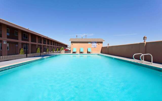 Days Inn by Wyndham Chowchilla Gateway to Yosemite