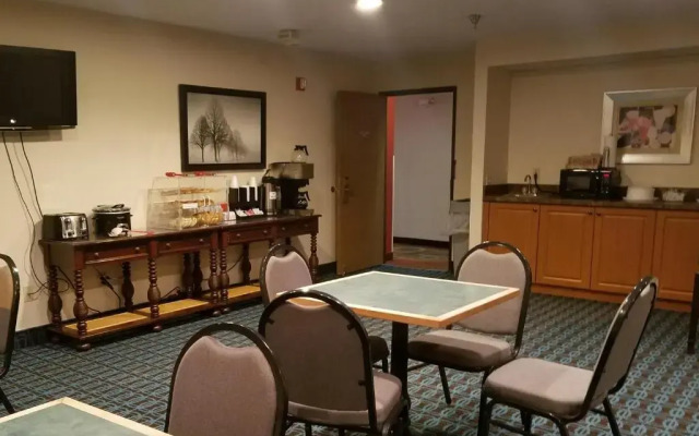 Country Hearth Inn & Suites Kenton