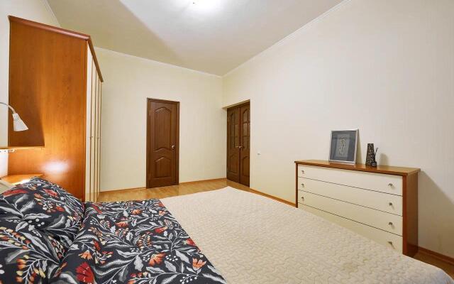 Горница на улице Алексея Толстого