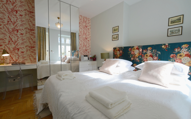 Crystal Suites Chez Helena