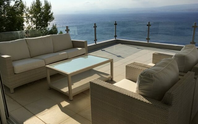 Luxurious Suite Athena Near To Beach