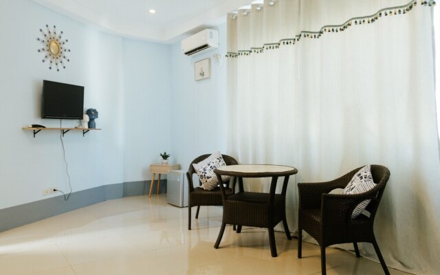 Marina Breeze Resort