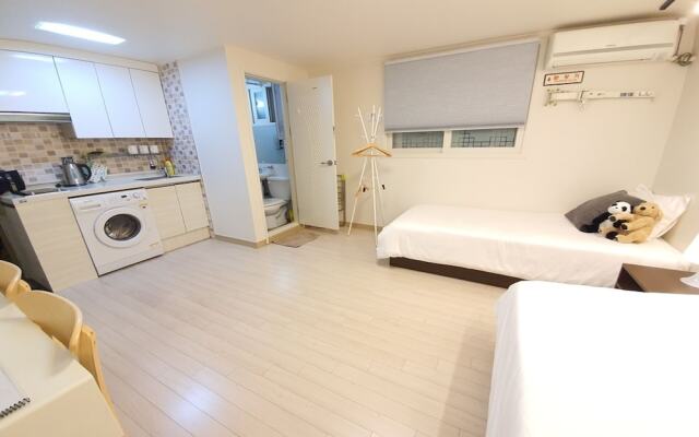 DK House