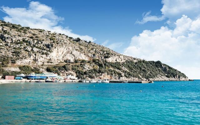 Quaint Holiday Home in Volimes Near Navagio Beach