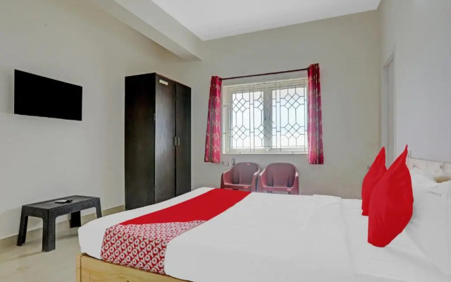 Flagship 87029 Hotel Tiara Grand