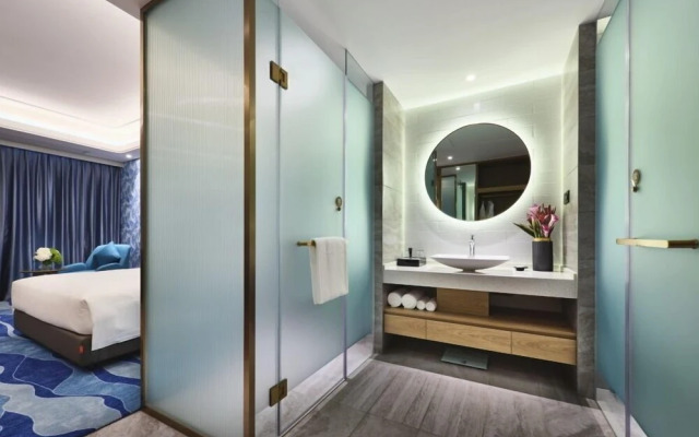 Emerald Bay Hotel Fuxian Lake