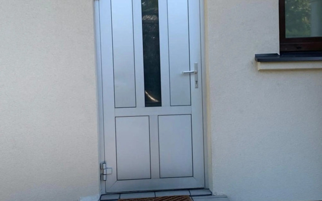 Private room, private bathroom, private entrance in private house