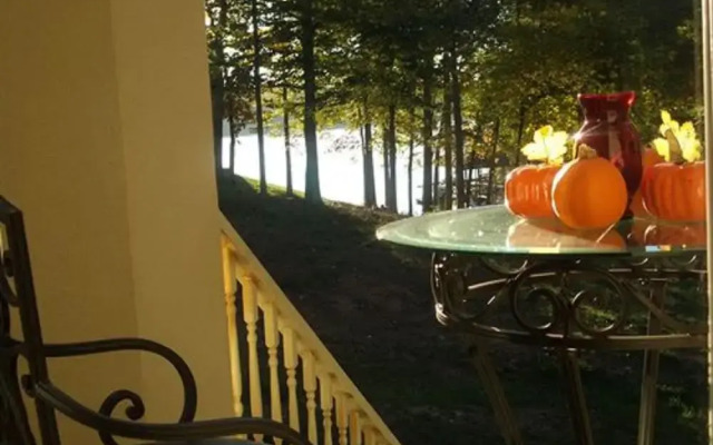 The Villa At Waters Edge