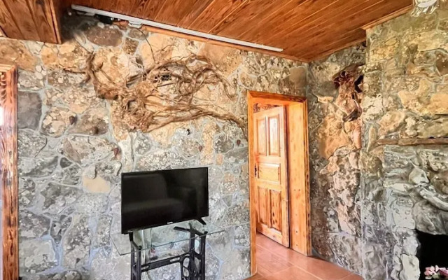 Gokceada Uysallar Köy Evi