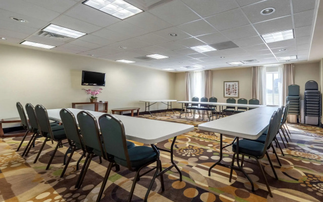 Comfort Inn & Suites Perry I-35