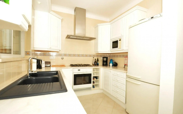 Villa With Views Like the Pool, Sea, Meia Praia