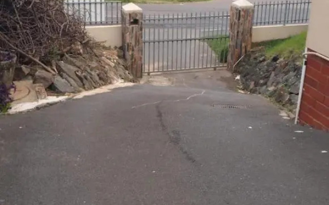 The Crescent Guesthouse on Waterfall