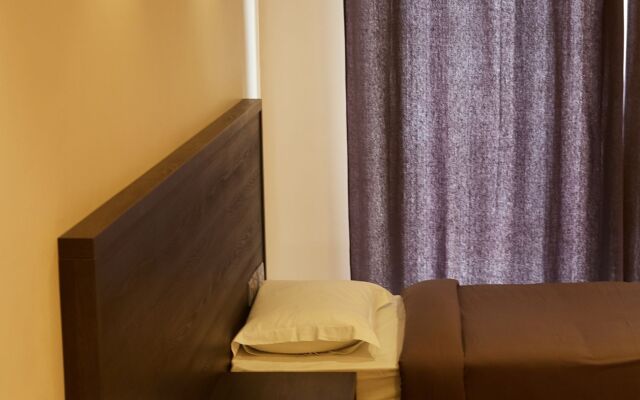 Axis Suites Hotel