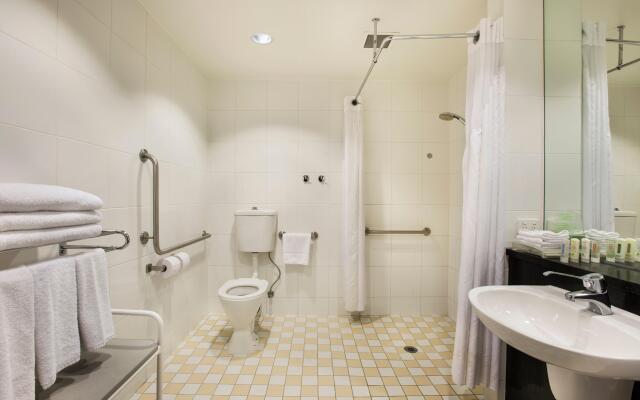 Holiday Inn Melbourne Airport by IHG