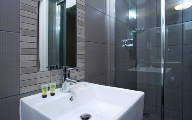 Eden Plaza Kensington Hotel