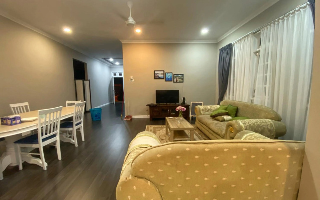 Shafickza Guesthouse – Guest Rooms – Kuala Terengganu