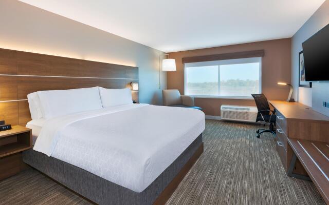 Holiday Inn Express & Suites Cedar Springs – Grand Rapids N, an IHG Hotel