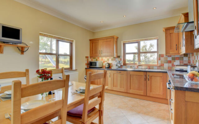 Holiday Home Dinas y Gadair