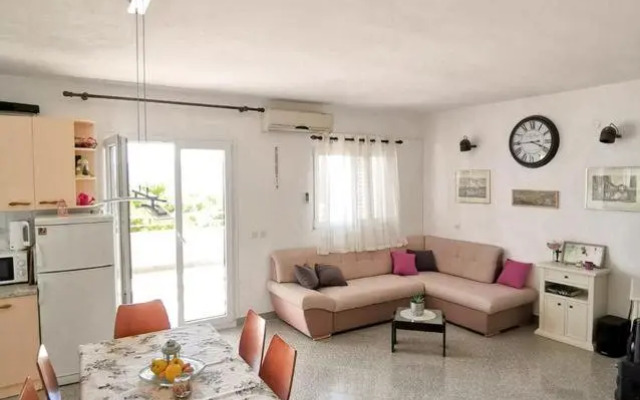 Apartments by the sea Mimice, Omis - 14230