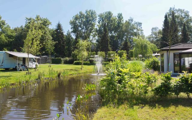 Nice chalet with microwave, Wageningen at 3.5 km.