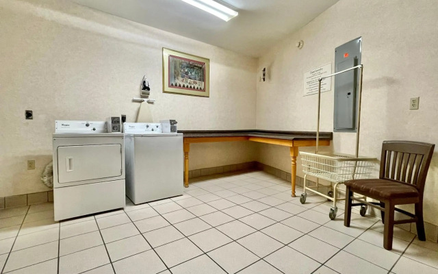FairBridge Inn & Suites Fort Wayne