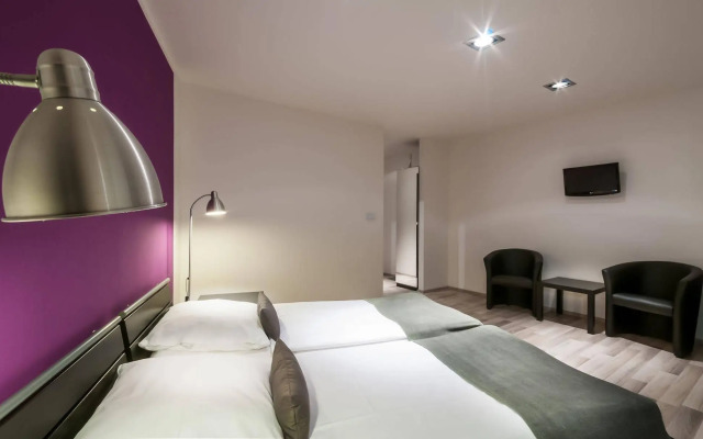 VV Hotel
