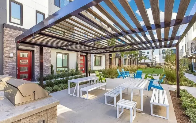 Private Bedroom With Bathroom Central Location