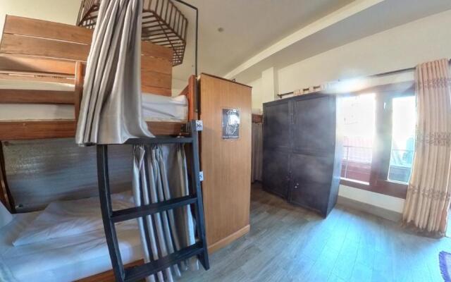 Faraway Suites - Hostel