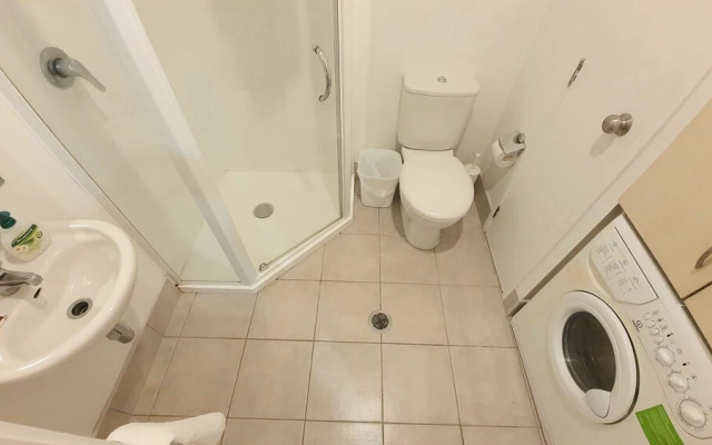Private & Compact CBD Studio - Free Wifi