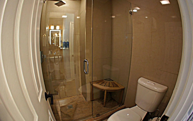 Seascape Tropical Inn - Adult Exclusive