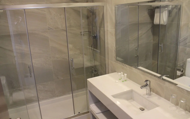 Raouche Rock Suites