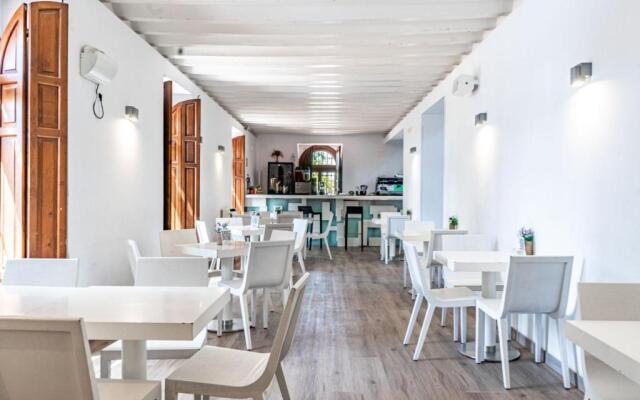 Lovely Apartment Overlooking Golf Course Lake - AO21622