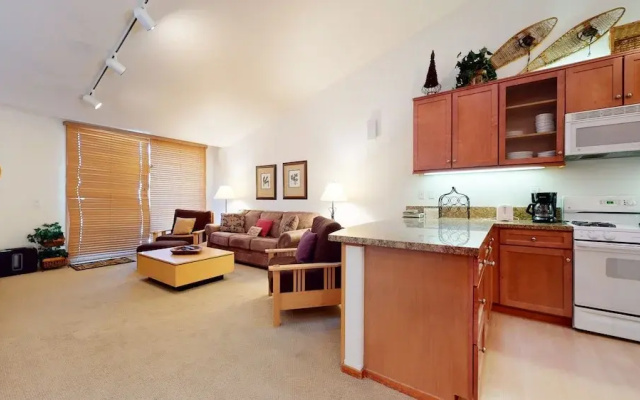 #489 Beautiful Snowcreek Retreat